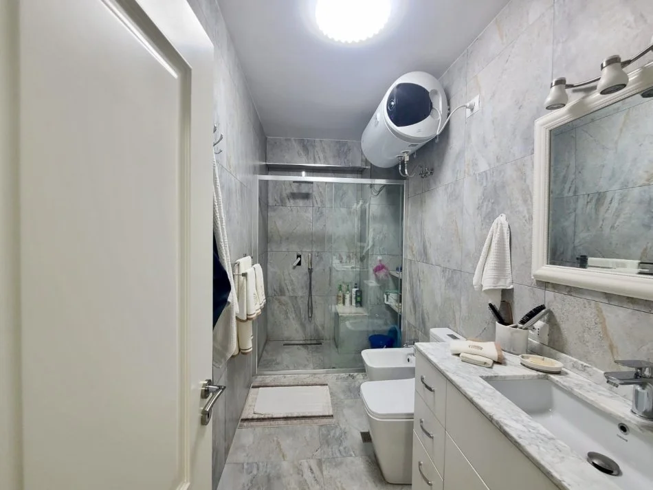 Tirane, shitet apartament 2+1+Aneks+Ballkon Kati 4, 113 m² 260.000 € (Selvia)