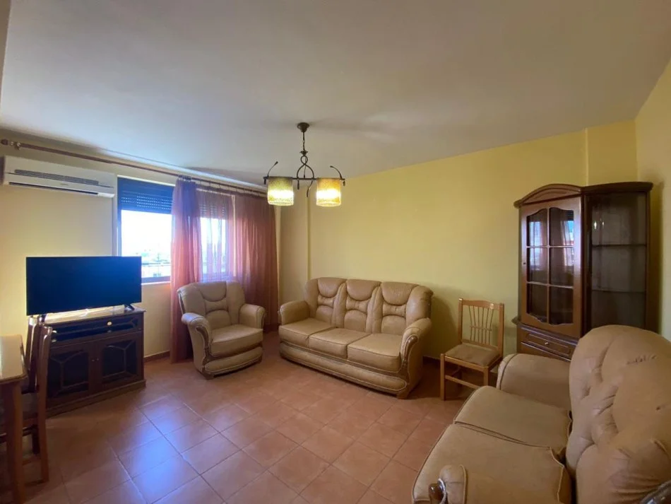 Tirane, jepet me qera apartament 1+1+Ballkon Kati 6, 75 m² 500 € (NDRE MJEDA)