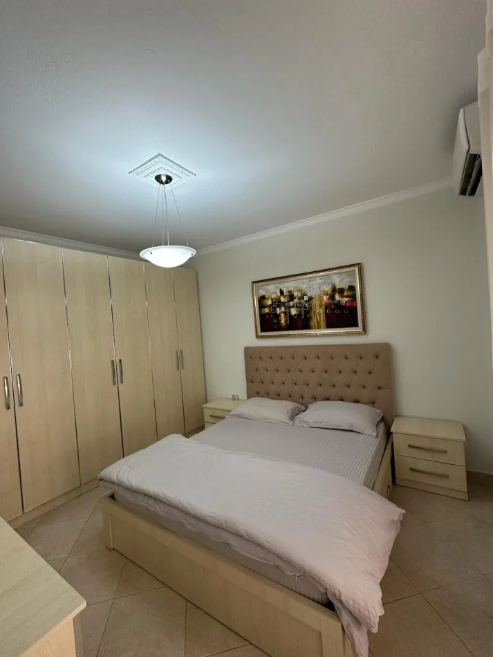 Tirane, jepet me qera apartament 2+1+Ballkon Kati 5, 100 m² 600 € (DON BOSKO)