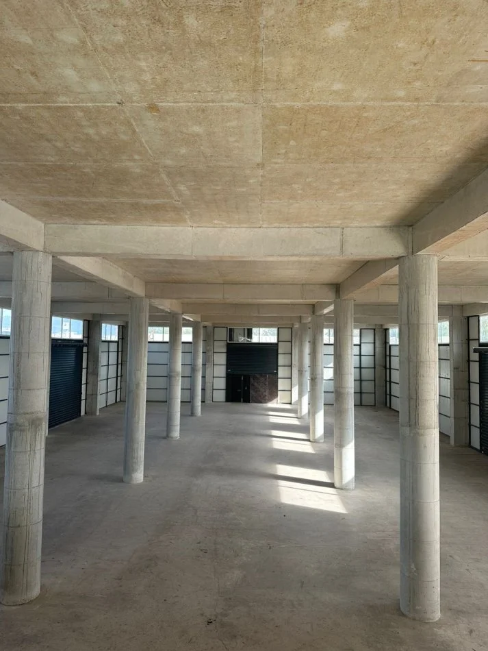 Tirane, jepet me qera magazine Kati 0, 2.000 m² 12.000 € (Kashar)