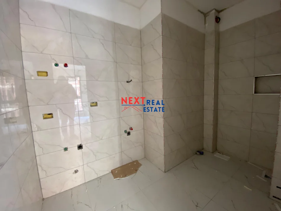 SHITET APARTAMENT 2+1 ME PAMJE DETI NE ORIKUM, VLORE