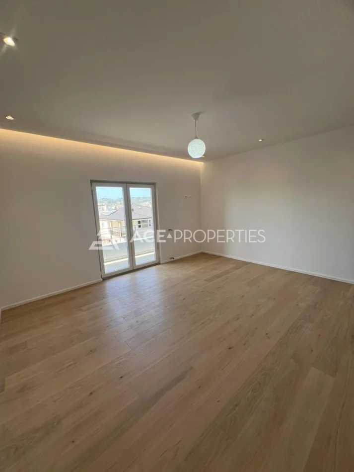 Durres, jepet me qera apartament 3+1+Ballkon Kati 3, 120 m² 350 € (Kenete,Durres)