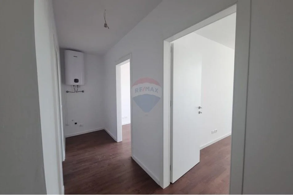 Tirane, jepet me qera zyre Kati 1, 93 m² 1.500 € (Lake View Residences)