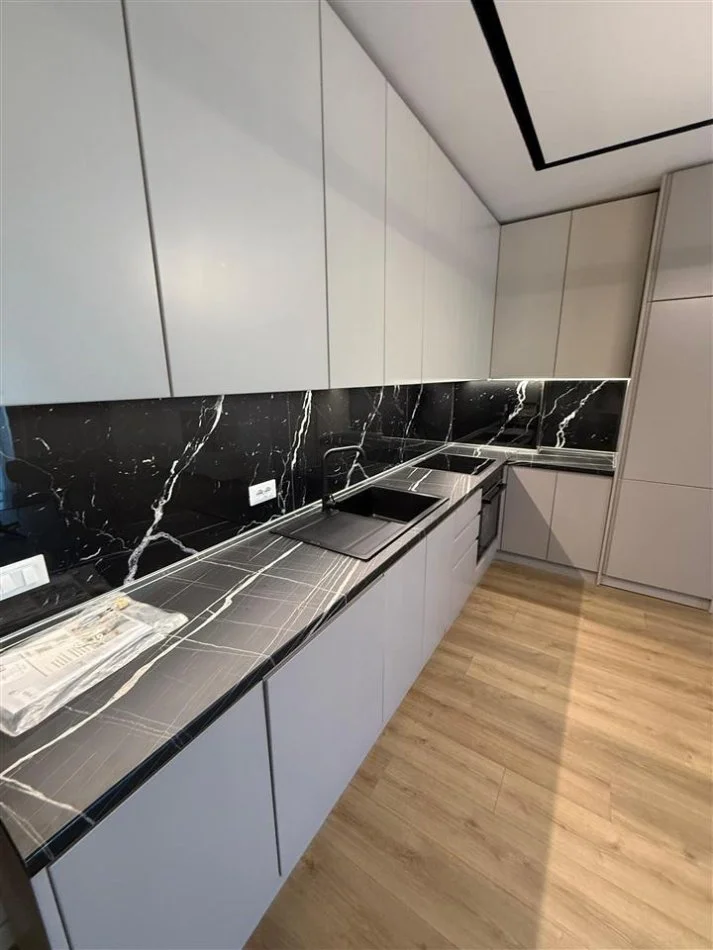 Tirane, jepet me qera apartament 2+1+Aneks+Ballkon Kati 5, 120 m² 1.250 € (PARKU OLIMPIK)