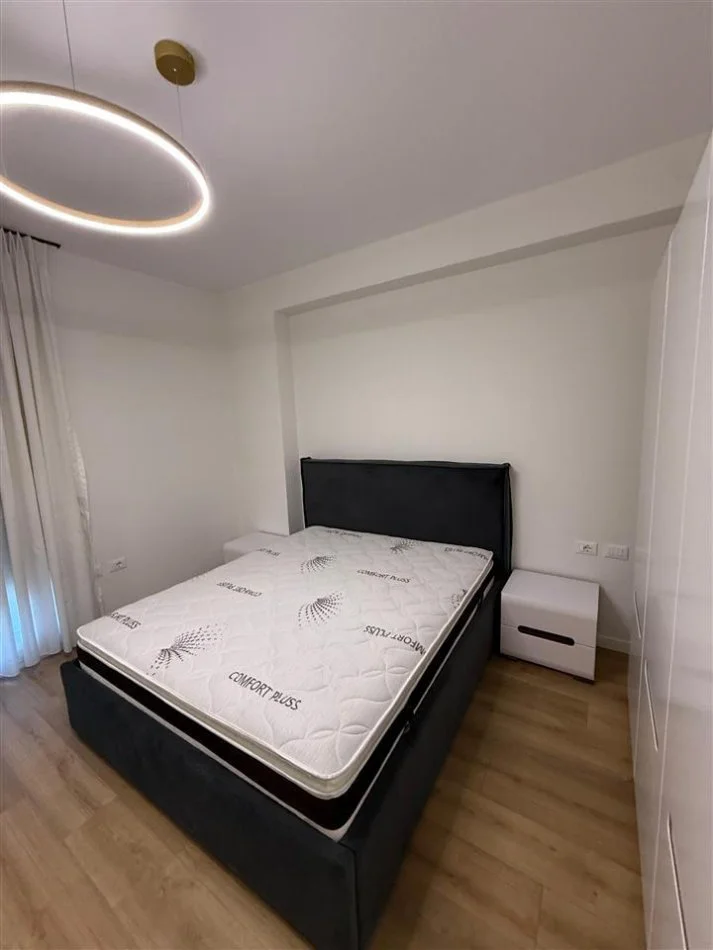 Tirane, jepet me qera apartament 2+1+Aneks+Ballkon Kati 5, 120 m² 1.250 € (PARKU OLIMPIK)