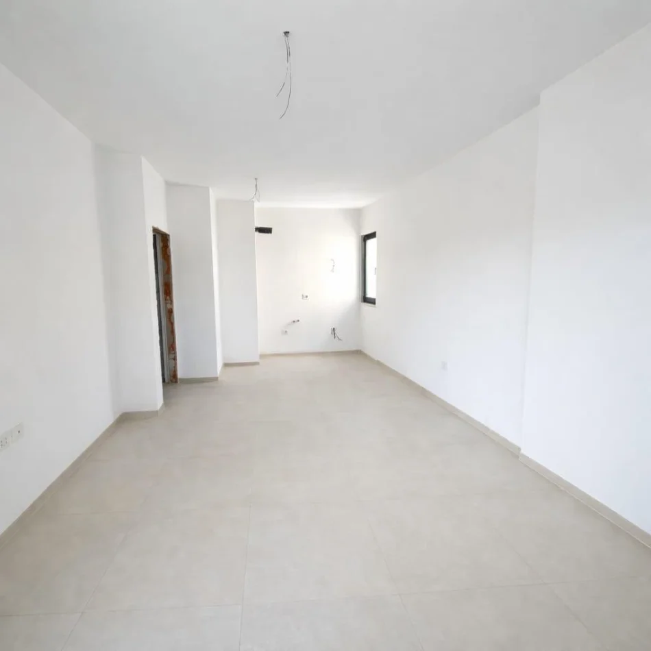 Tirane, shitet 1+1 Kati 3, 71 m² (CORNER REZIDENCE)