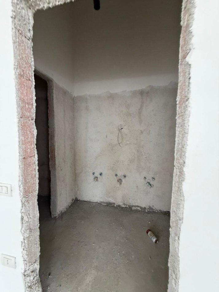 Tirane, jepet me qera ambjent biznesi Kati 0, 300 m² 4.000 € (GREEN CITY)