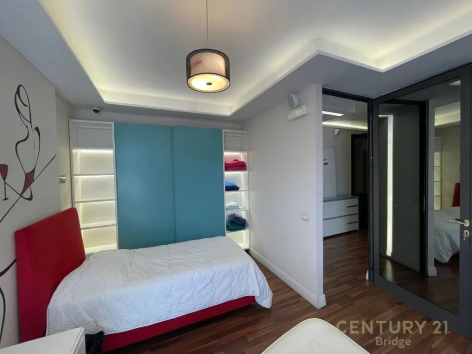 Tirane, shitet apartament 3+1 Kati 3, 152 m² 470.000 € 