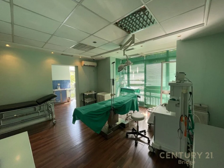 Tirane, shitet apartament 3+1 Kati 3, 152 m² 470.000 € 