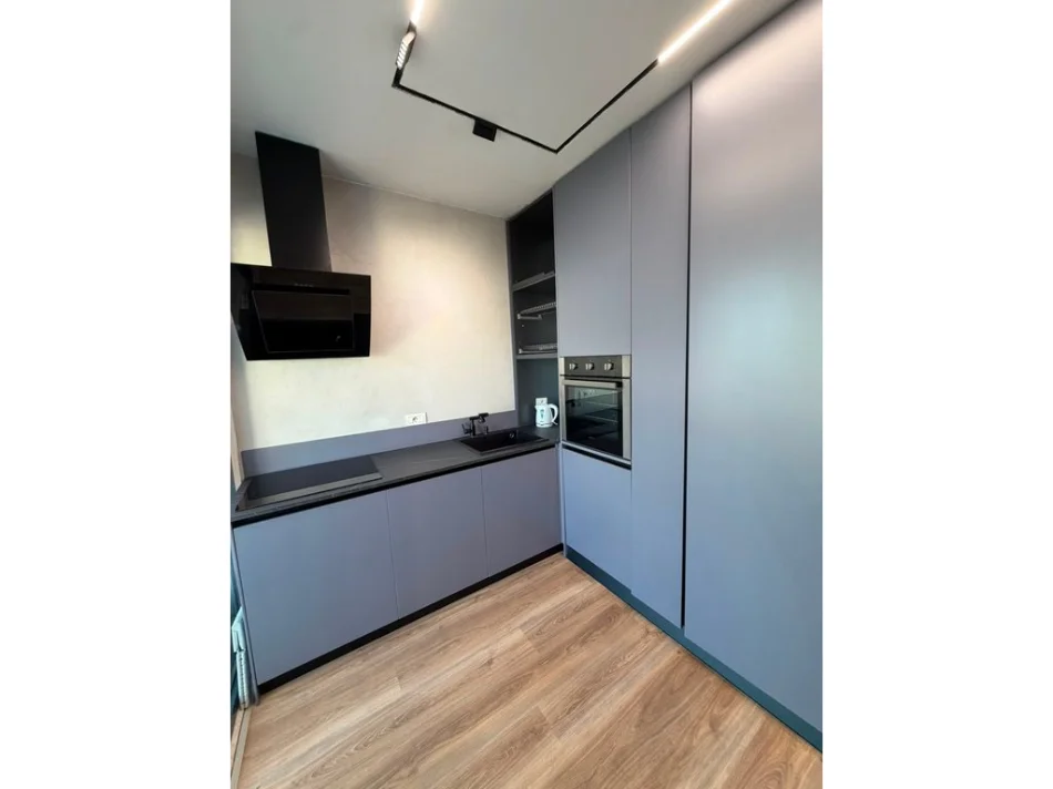 Tirane, jepet me qera apartament 2+1 Kati 4, 900 € 