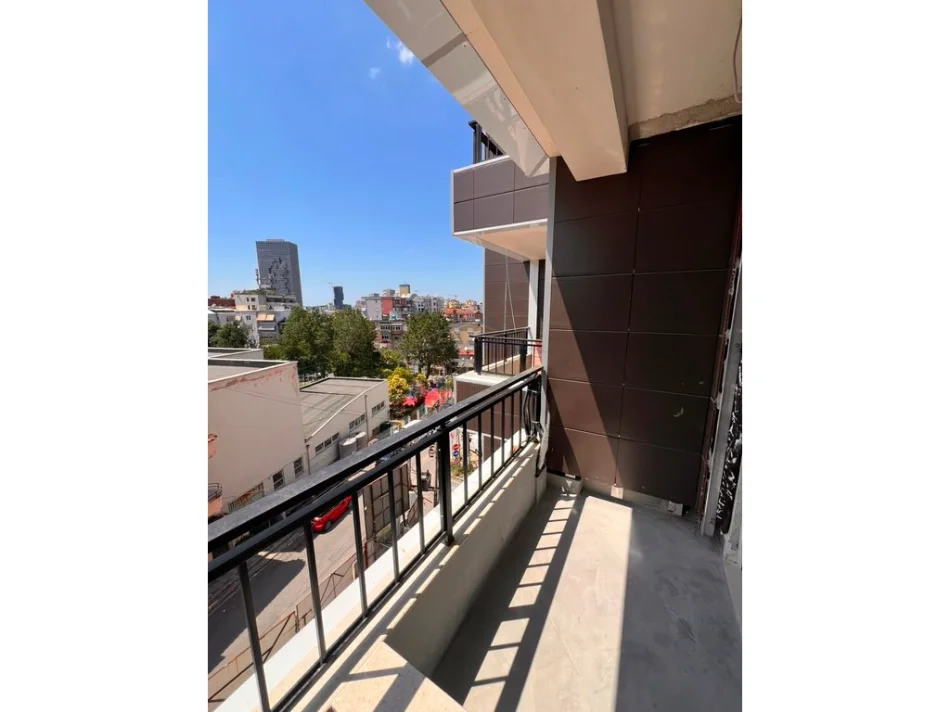 Tirane, shitet apartament 1+1 Kati 3, 52 m² 152.000 € (RRUGA E ELBASANIT)