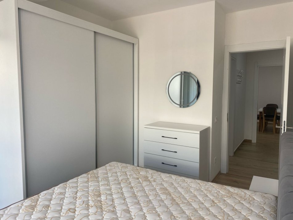 Tirane, jepet me qera apartament 2+1+Aneks+Ballkon Kati 3, 113 m² 650 € (Bulevardi i Ri)