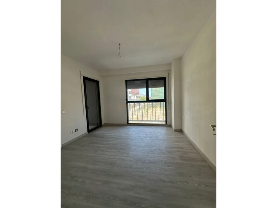 Tirane, shitet apartament 3+1+2 Kati 1, 147 m² 275.000 € (BULEVARDI I RI)