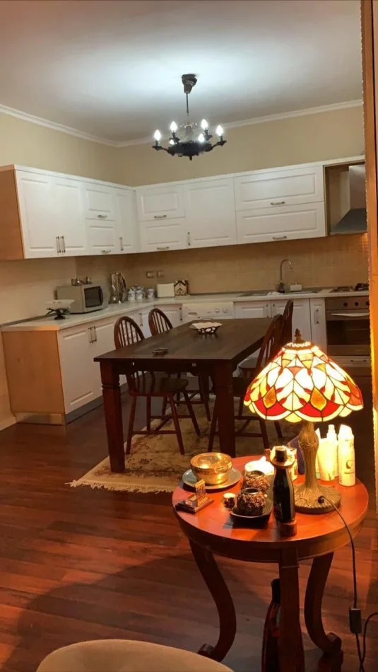 Tirane, shitet apartament 2+1 Kati 4, 