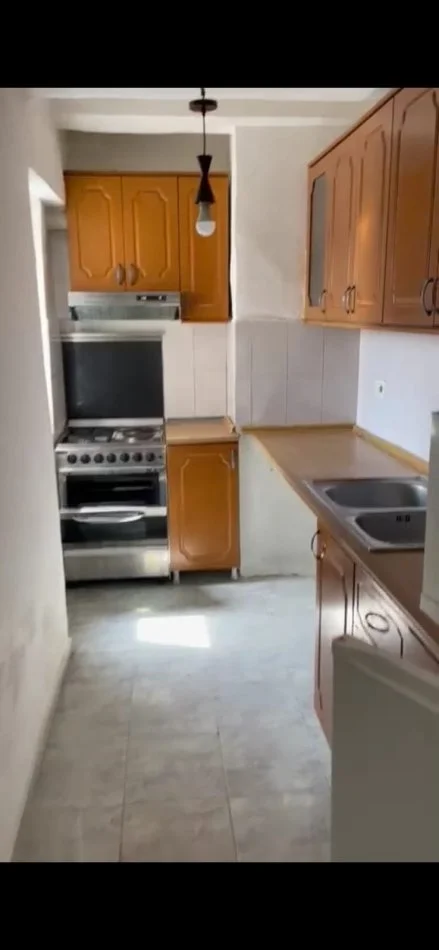 Elbasan, shitet apartament 2+1 Kati 5, 