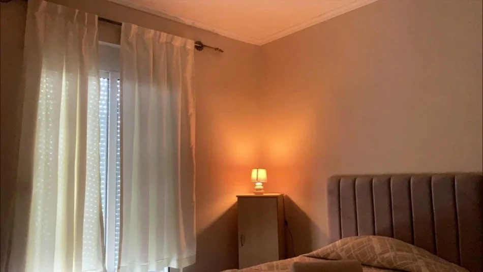 Tirane, shitet apartament 2+1 Kati 4, 