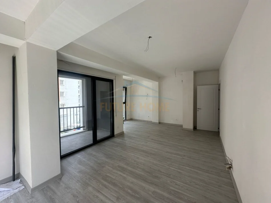 Tirane, shitet apartament 3+1+2 Kati 1, 147 m² 275.000 € (BULEVARDI I RI)