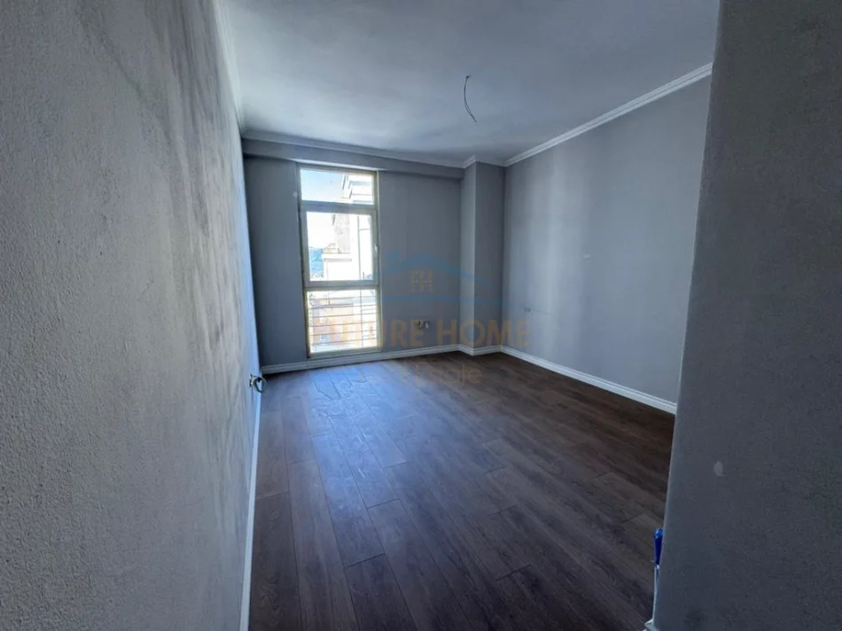 Elbasan, shitet apartament 2+1+2 Kati 7, 102 m² 145.000 € (ELBASAN , Prane Sheshit)
