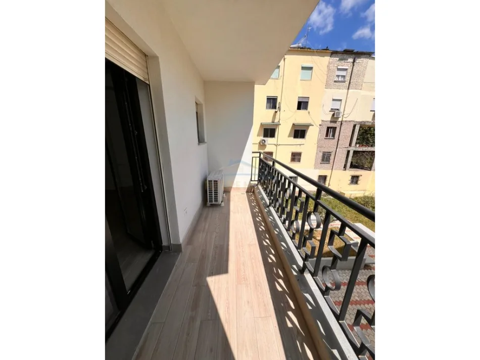 Tirane, shitet apartament 1+1 Kati 2, 71 m² 225.000 € (RRUGA E ELBASANIT)