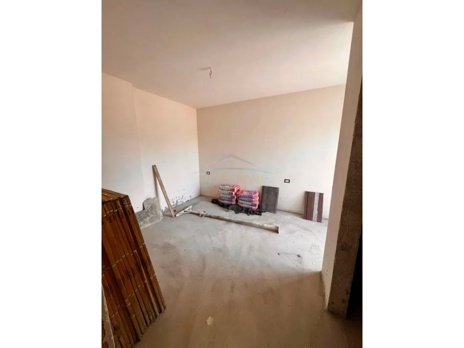 Tirane, shitet apartament 1+1 Kati 3, 52 m² 152.000 € (RRUGA E ELBASANIT)