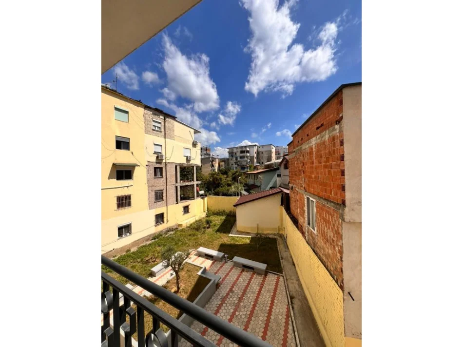 Tirane, shitet apartament 1+1 Kati 2, 71 m² 225.000 € (RRUGA E ELBASANIT)