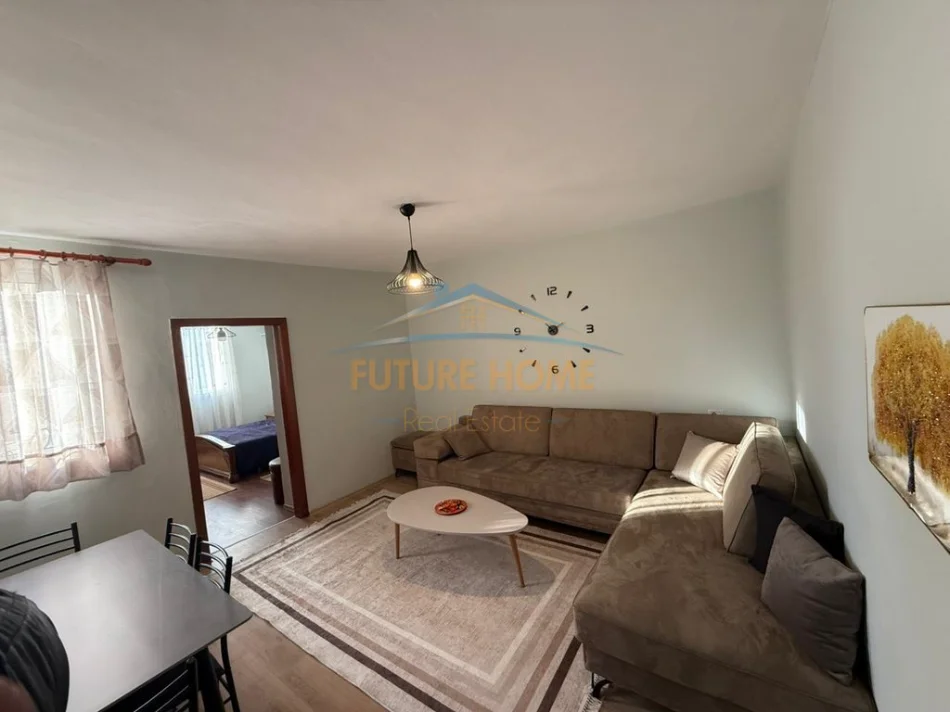 Tirane, jepet me qera apartament 2+1 Kati 2, 69 m² 550 € (TREGU ELEKTRIK)