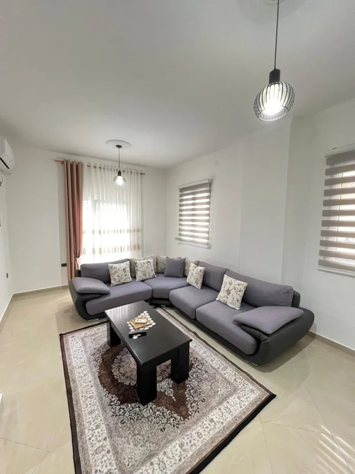 Tirane, jepet me qera apartament 2+1 Kati 1, 110 m² 550 € (kodra diellit)