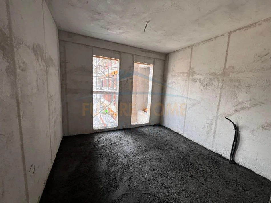 Tirane, shitet apartament 2+1+Ballkon Kati 5, 105.000 € (UNIVERS CITY)