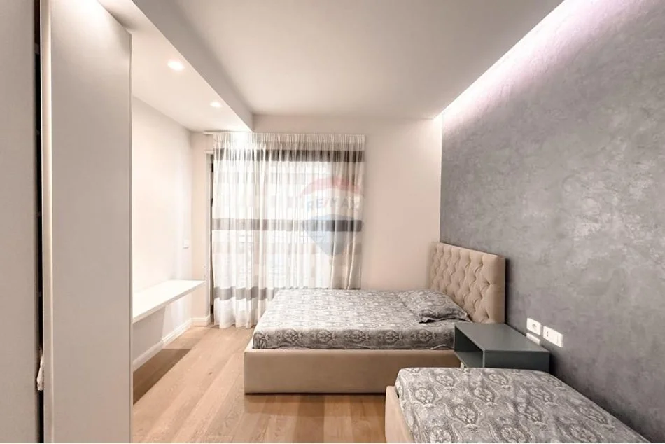 Tirane, jepet me qera apartament 2+1+Aneks+Ballkon Kati 3, 120 m² 1.400 € (Kompleksi Delijorgji)