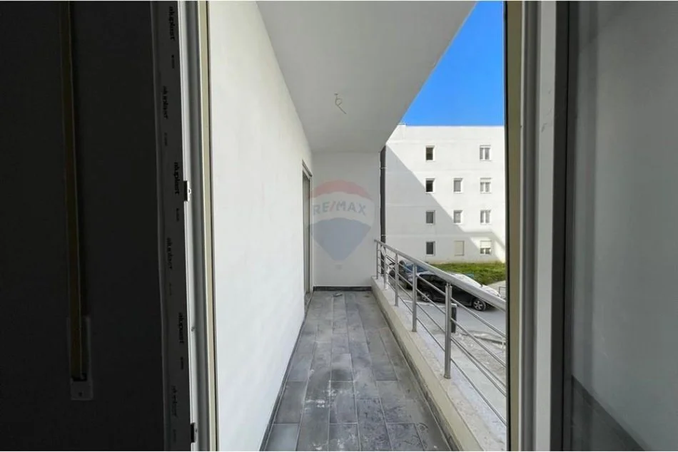 Tirane, shitet apartament 2+1+Aneks+Ballkon Kati 3, 91 m² 100.980 € (rruga Thesarit)