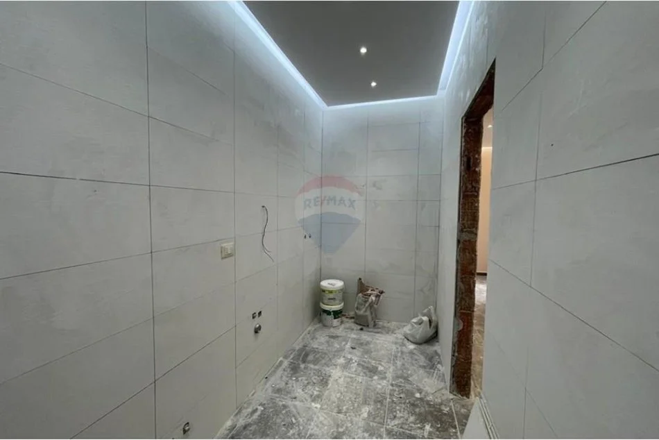 Tirane, shitet apartament 2+1+Aneks+Ballkon Kati 3, 91 m² 100.980 € (rruga Thesarit)