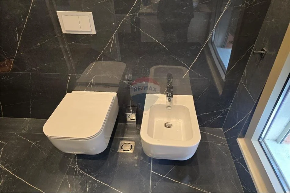 Tirane, jepet me qera apartament 2+1+Aneks+Ballkon Kati 3, 120 m² 1.250 € (Kompleksi Delijorgji)