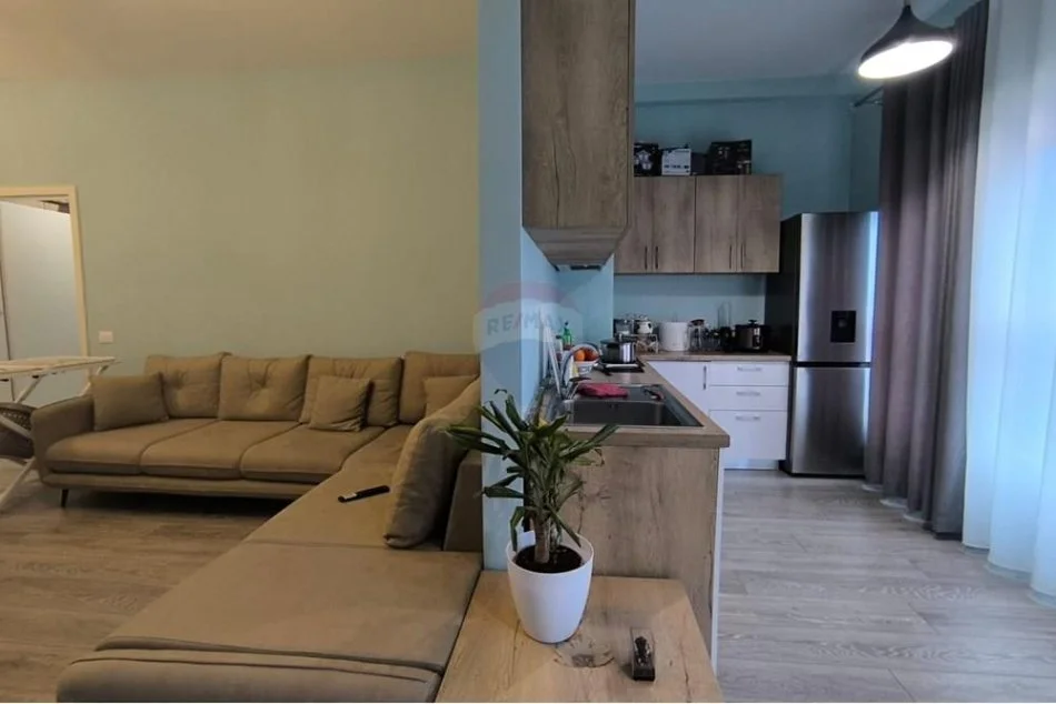 Tirane, jepet me qera apartament 2+1+Aneks+Ballkon Kati 3, 98 m² 149.500 € (Ali Demi)