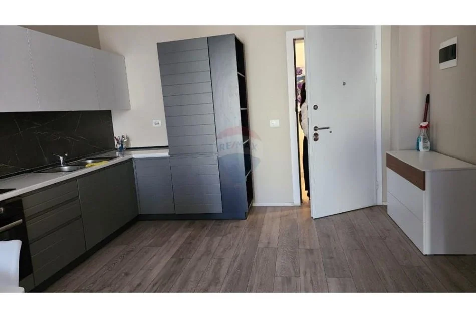 Tirane, jepet me qera apartament 1+1 Kati 3, 68 m² 480 € (Jordan Misja)