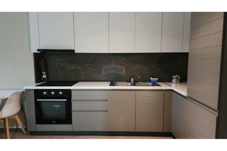 Tirane, jepet me qera apartament 1+1 Kati 3, 68 m² 480 € (Jordan Misja)