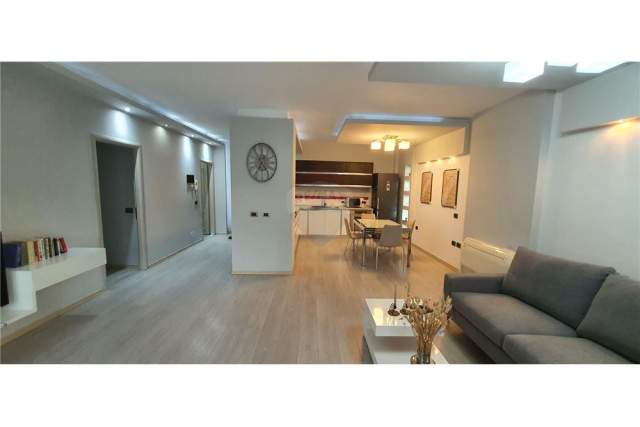 Tirane, jepet me qera apartament 2+1+BLK Kati 4, 117 m² 700 Euro (him kolli)