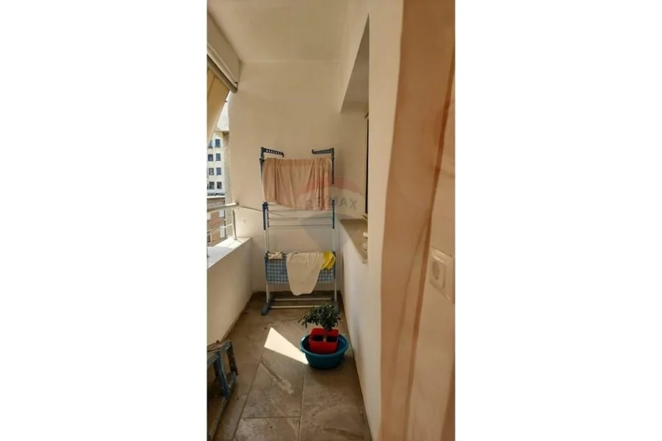 Tirane, shitet apartament 2+1+Ballkon Kati 5, 80 m² 139.000 € (Pazari Ri)