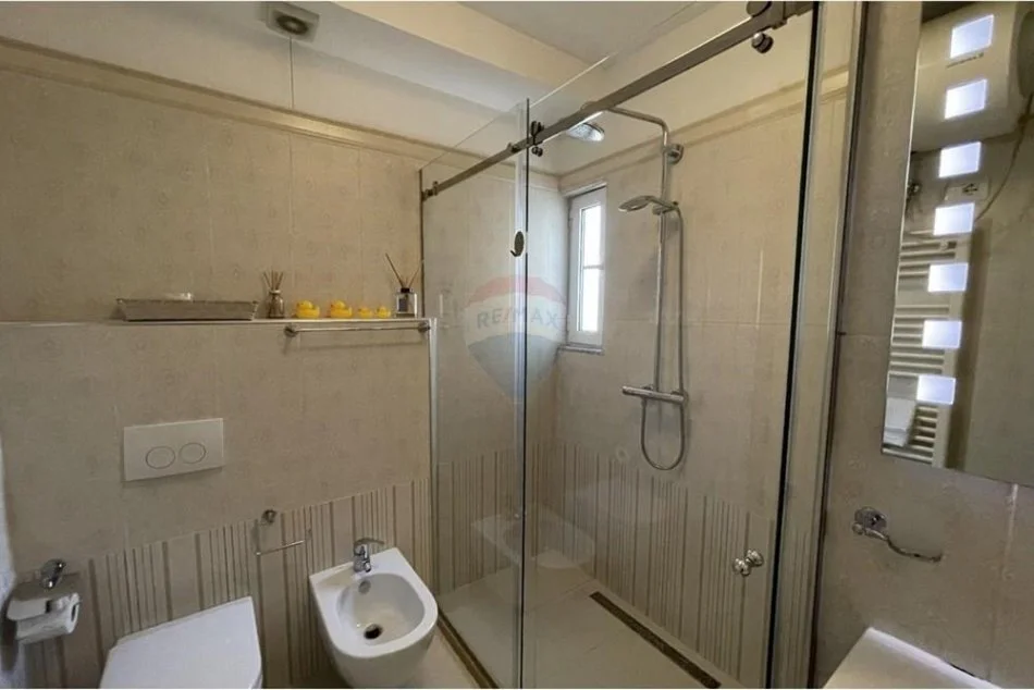 Tirane, jepet me qera apartament 1+1+Aneks+Ballkon Kati 4, 89 m² 700 € (Kopshti Zoologjik)