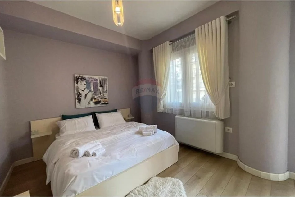 Tirane, jepet me qera apartament 1+1+Aneks+Ballkon Kati 4, 89 m² 700 € (Kopshti Zoologjik)