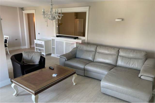 Tirane, jepet me qera apartament 1+1 Kati 9, 72 m² 1.000 Euro (Blloku)