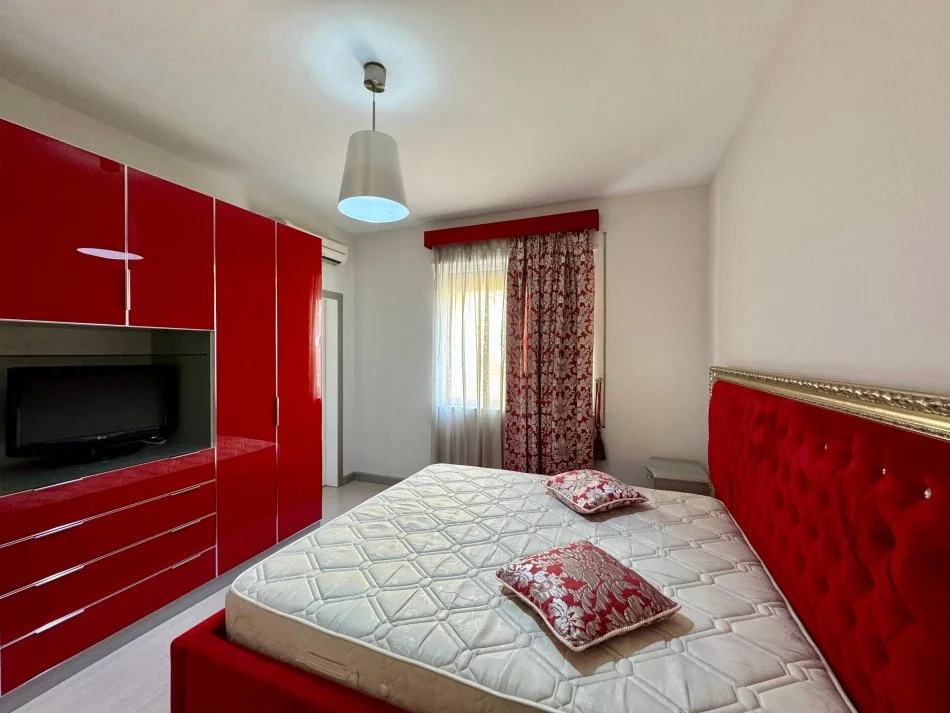 Tirane, jepet me qera apartament 2+1+Aneks+Ballkon , 92 m² 700 € (Kopshti Zoologjik)