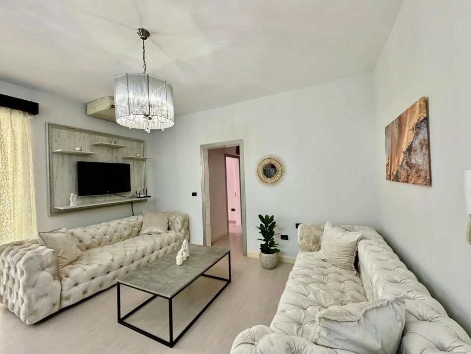 Tirane, jepet me qera apartament 2+1+Aneks+Ballkon , 92 m² 700 € (Kopshti Zoologjik)