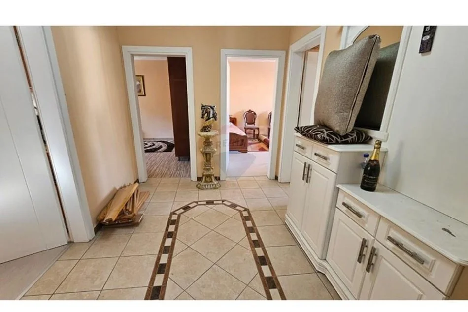 Tirane, shitet apartament 2+1+Ballkon Kati 4, 90 m² 169.000 € (Prane Delijorgjit)