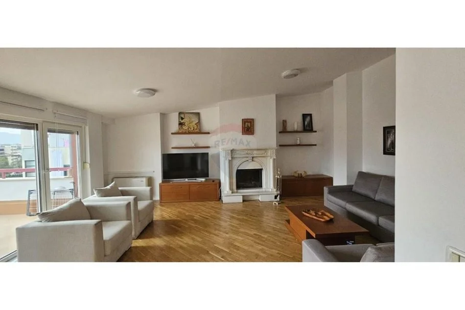 Tirane, jepet me qera apartament 2+1+Aneks+Ballkon Kati 8, 168 m² 800 € (Liqeni Thate)