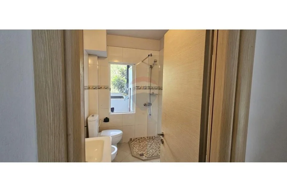 Tirane, jepet me qera apartament 2+1 Kati 2, 73 m² 600 € (Pallati me Shigjeta)