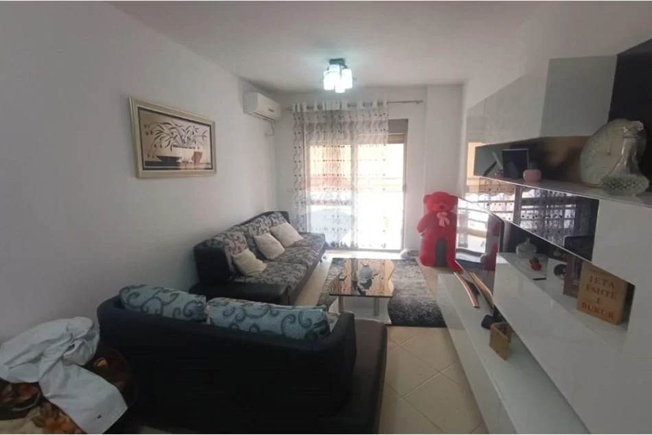 Tirane, jepet me qera apartament 3+1+Aneks+Ballkon Kati 5, 115 m² 600 € (Fresku)