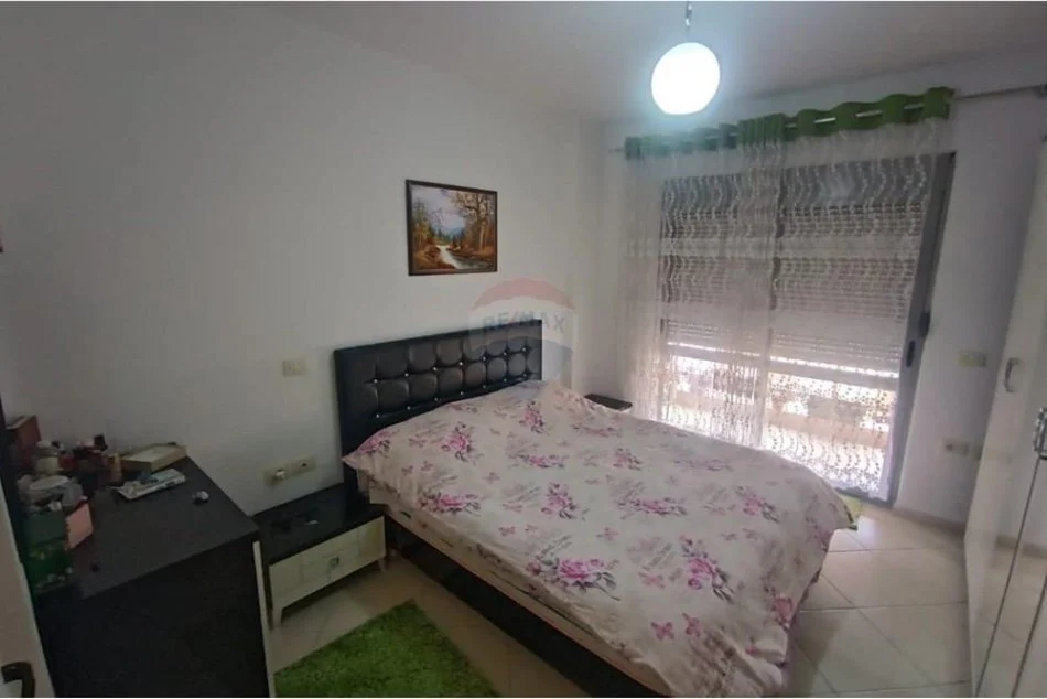 Tirane, jepet me qera apartament 3+1+Aneks+Ballkon Kati 5, 115 m² 600 € (Fresku)