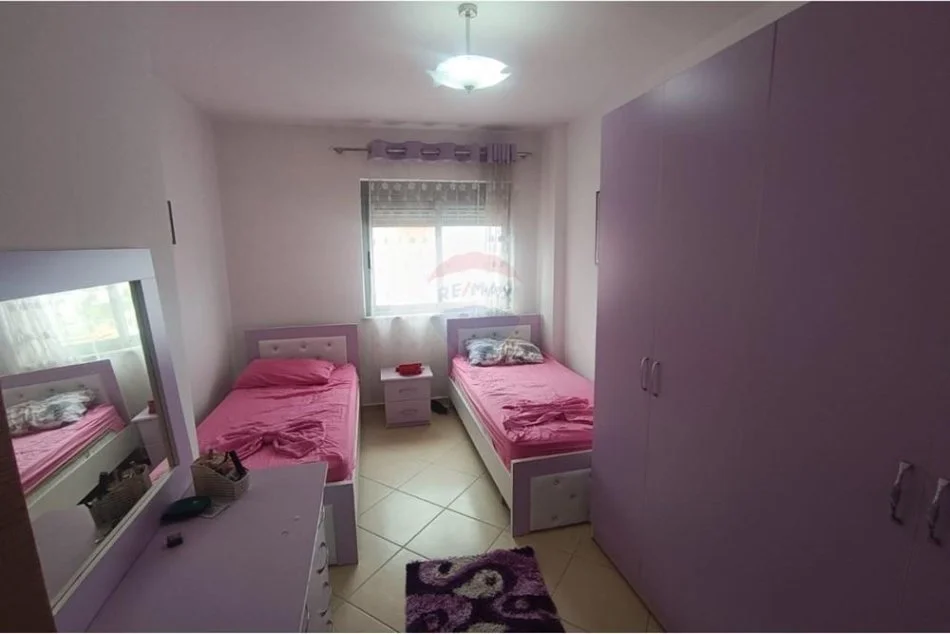 Tirane, jepet me qera apartament 3+1+Aneks+Ballkon Kati 5, 115 m² 600 € (Fresku)