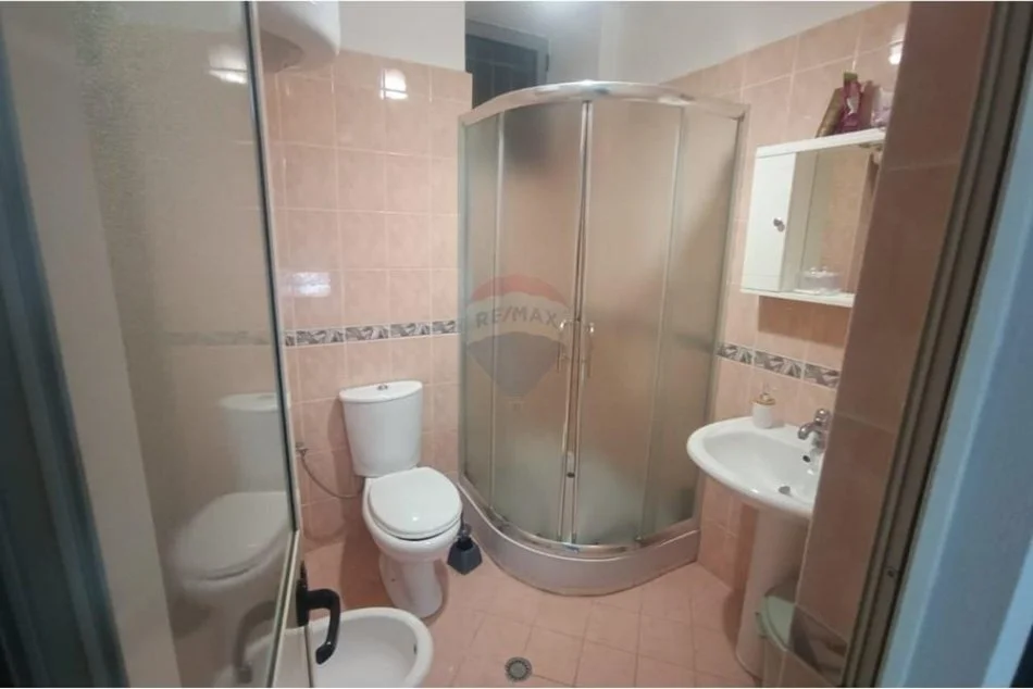 Tirane, jepet me qera apartament 3+1+Aneks+Ballkon Kati 5, 115 m² 600 € (Fresku)