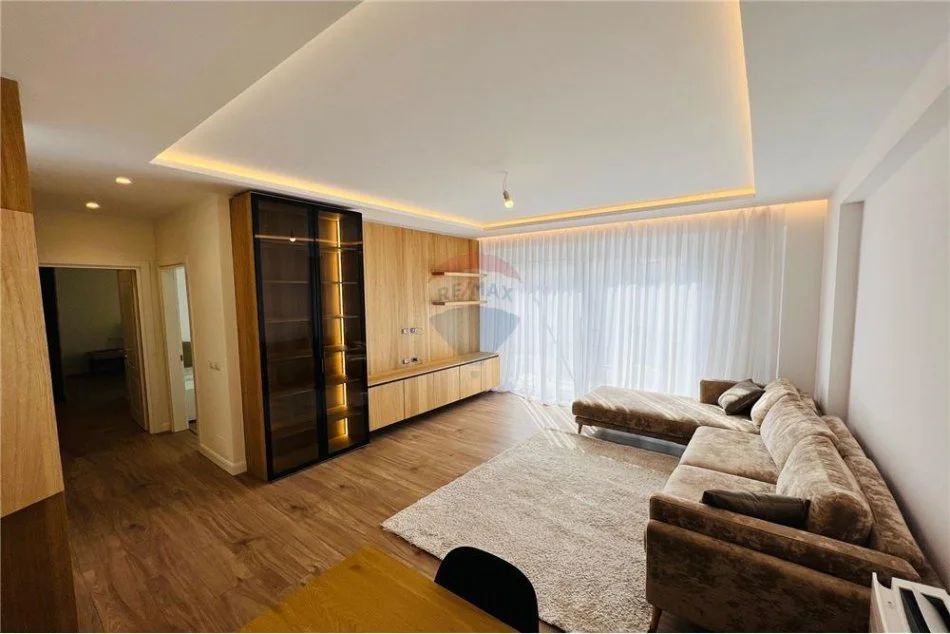 Tirane, jepet me qera apartament 2+1+Aneks+Ballkon Kati 3, 115 m² 900 € (Kompleksi FZ)